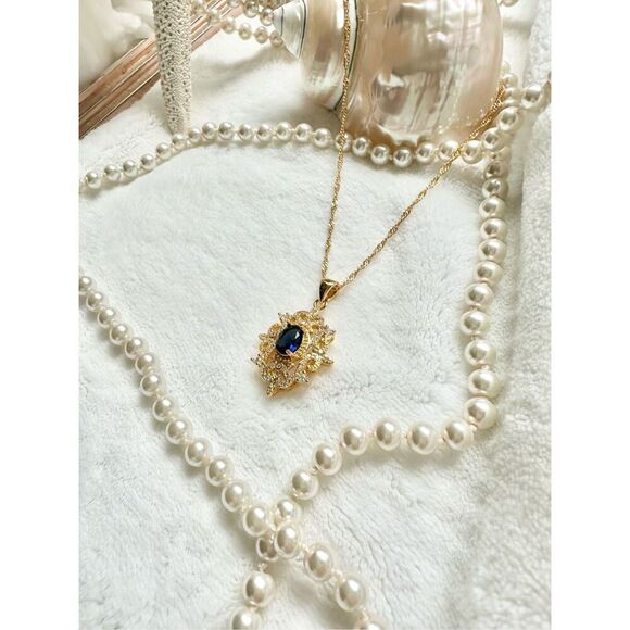 Sapphire blue cubic zirconia intricate regal style pendant necklace  - Picture 4 of 12